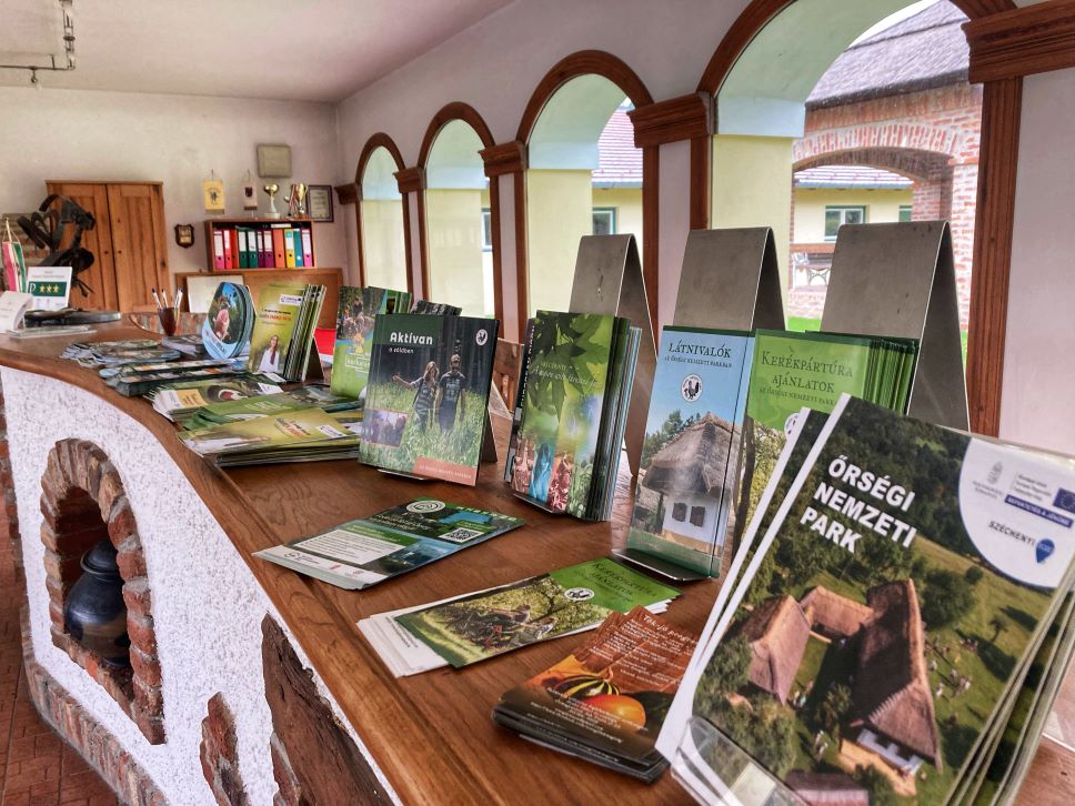 Recepción elérhető számos turisztikai kiadvány